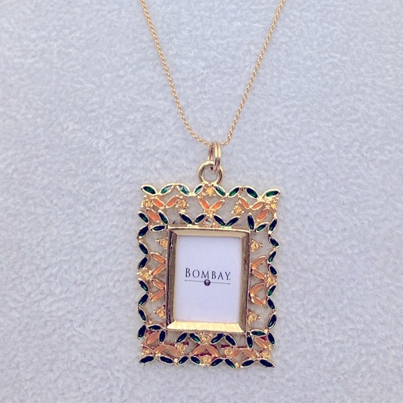 🎄🎄Bombay Picture Frame Pendant - Picture 1 of 3